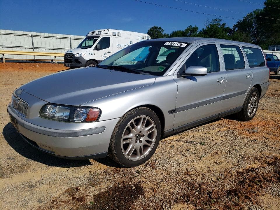 2004 VOLVO V70 FWD
