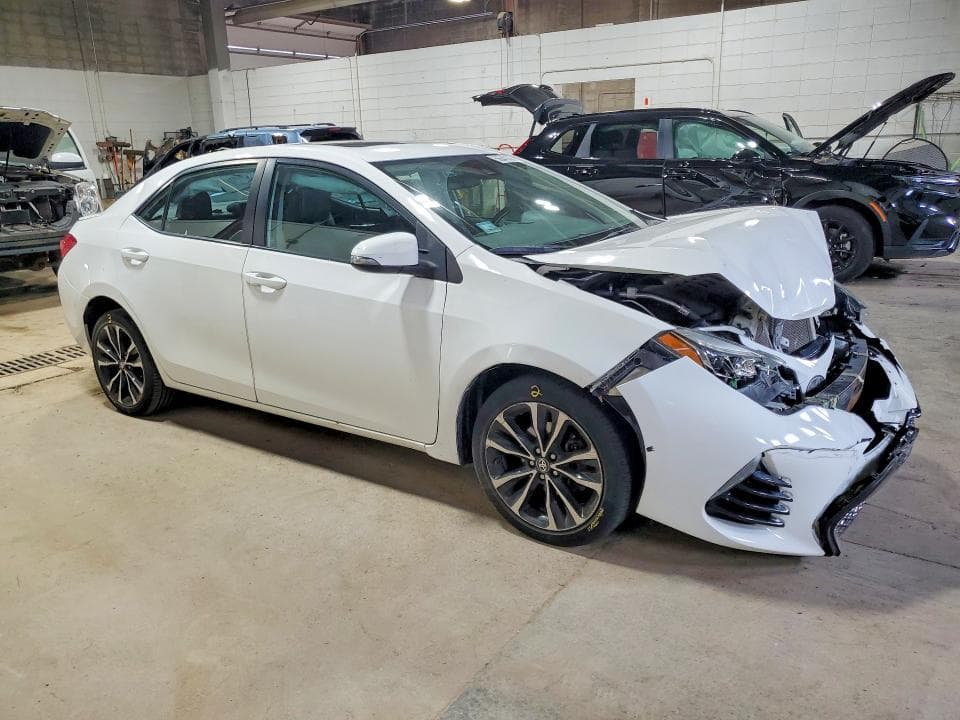 2017 TOYOTA COROLLA SE 4