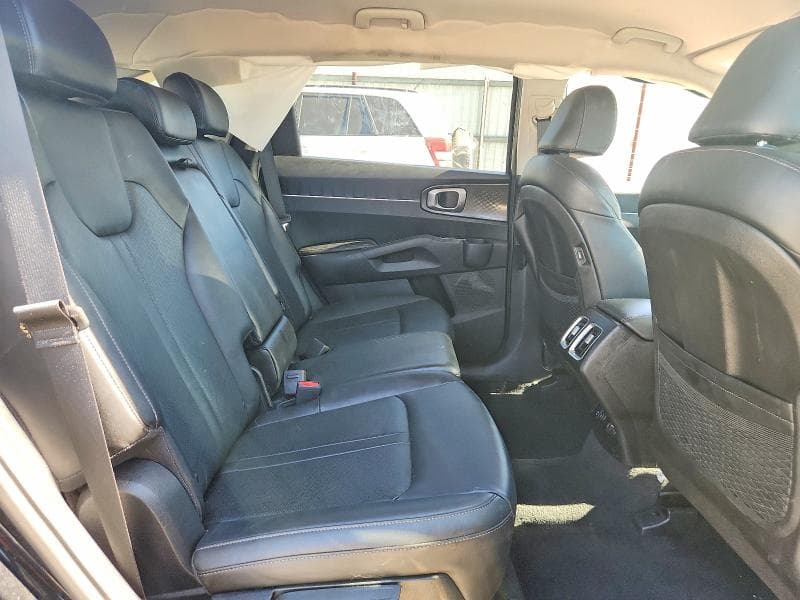 2022 KIA SORENTO S 11