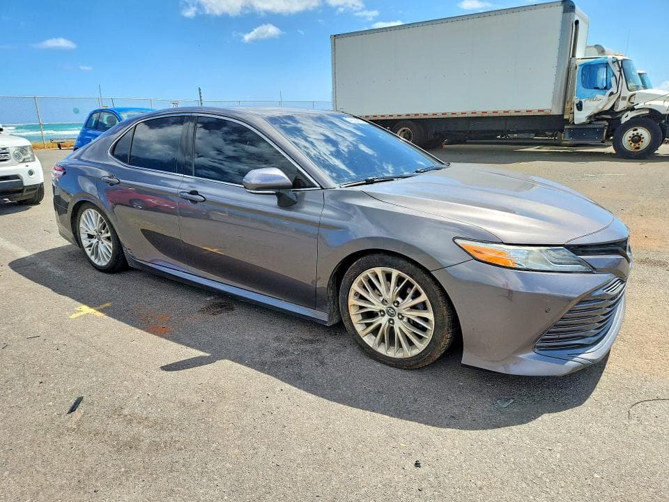 2018 TOYOTA CAMRY L 4