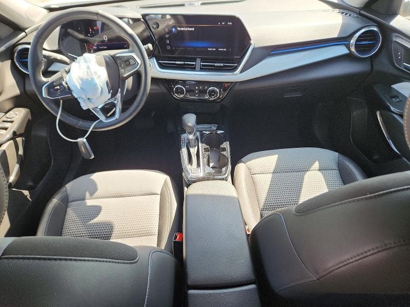 2025 CHEVROLET TRAX 1LT 8