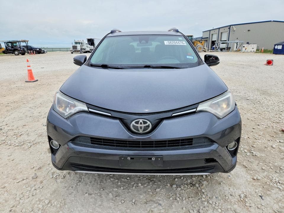 2017 TOYOTA RAV4 XLE 5