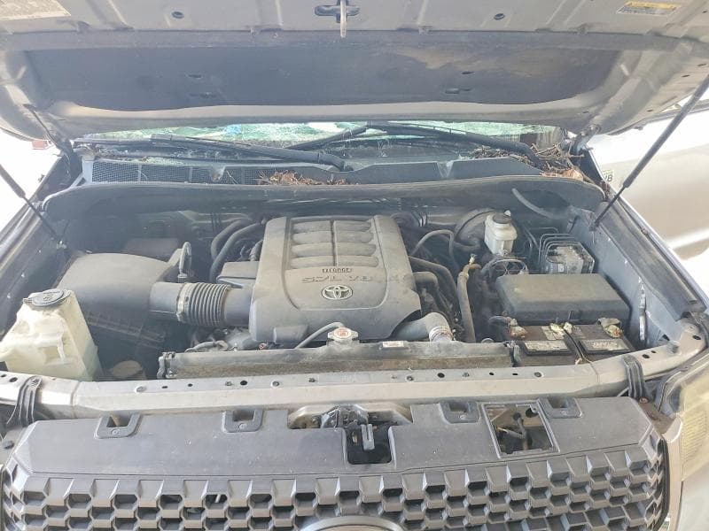 2018 TOYOTA TUNDRA SR5 11