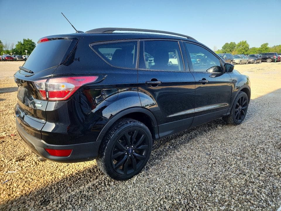 2017 FORD ESCAPE SE 3
