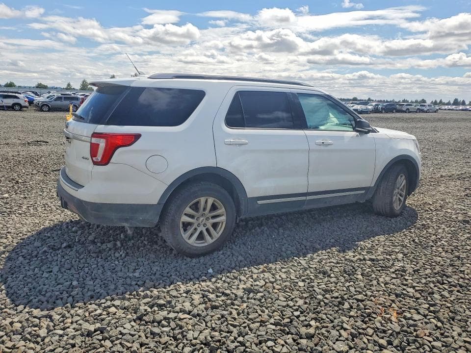 2018 FORD EXPLORER XLT 3