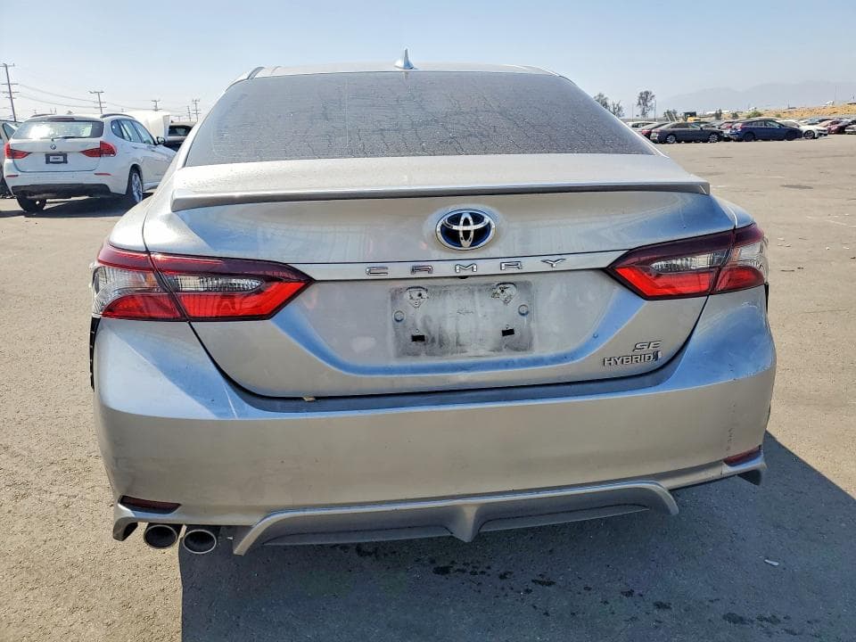 2021 TOYOTA CAMRY SE 6