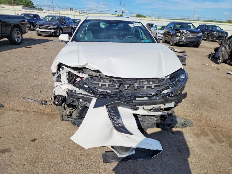 2025 TOYOTA CAMRY SE 5