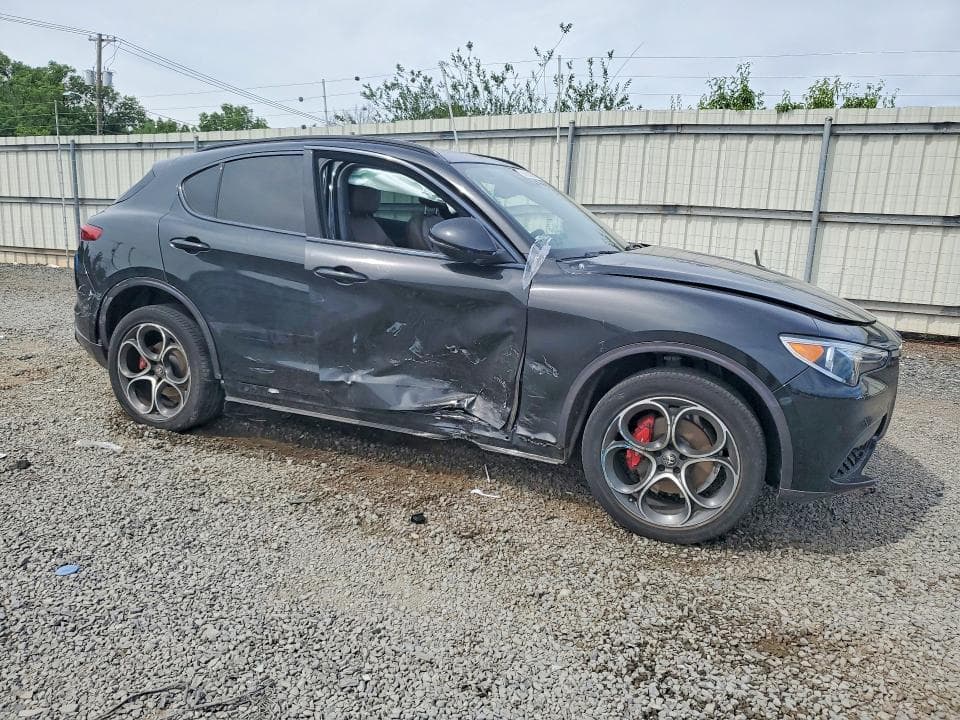 2023 ALFA ROMEO STELVIO TI 4
