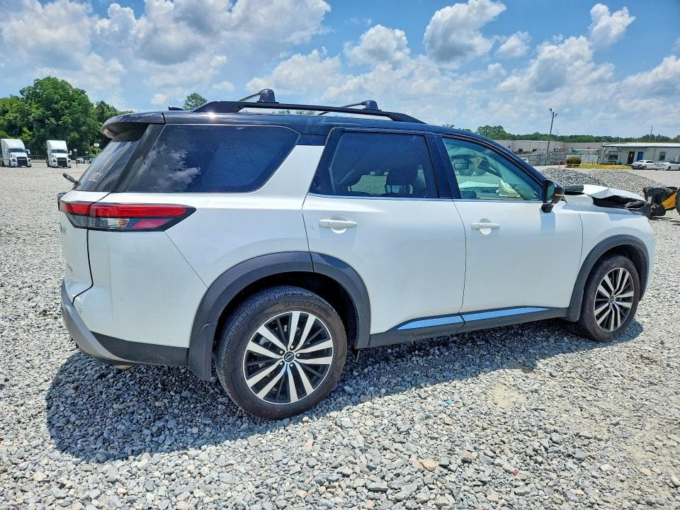 2025 NISSAN PATHFINDER PLATINUM 3