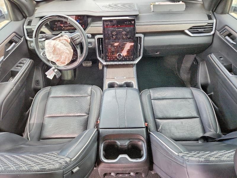2024 GMC ACADIA DENALI 8