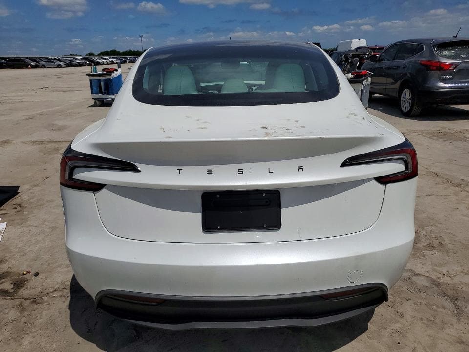 2026 TESLA MODEL 3 6