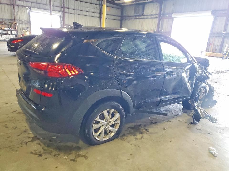 2021 HYUNDAI TUCSON SE 3