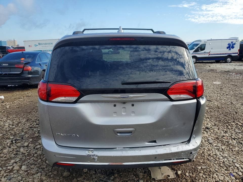 2017 CHRYSLER PACIFICA TOURING L 6