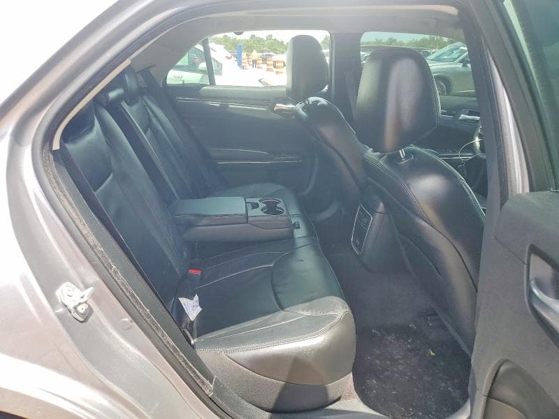 2017 CHRYSLER 300 LIMITED 10