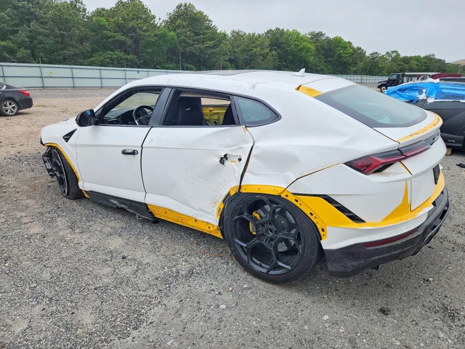 2024 LAMBORGHINI URUS PERFORMANTE 2