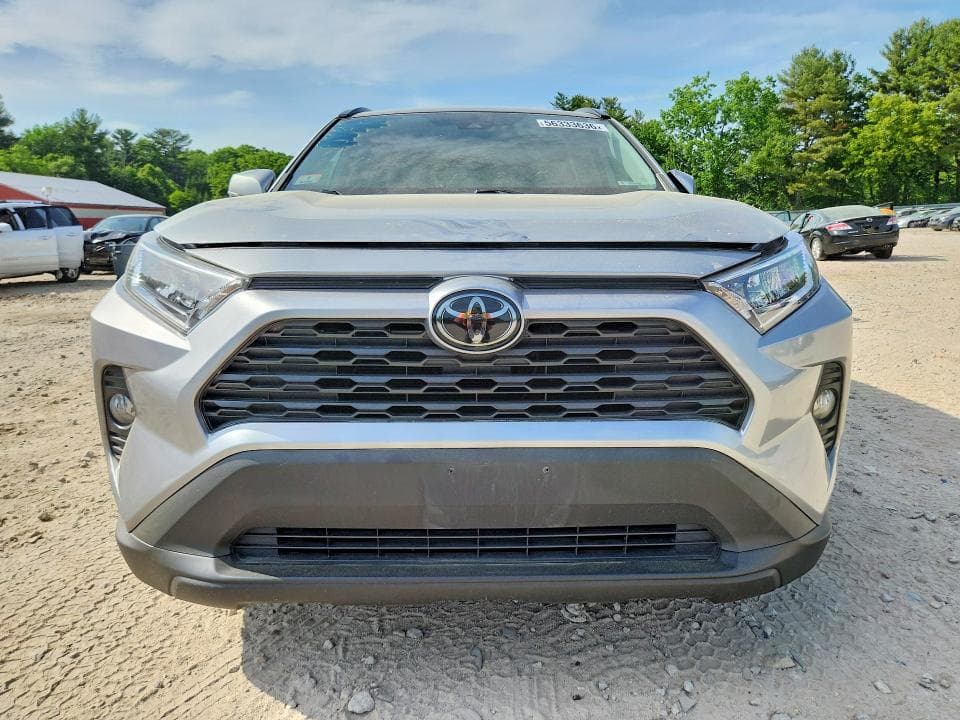 2020 TOYOTA RAV4 XLE 5