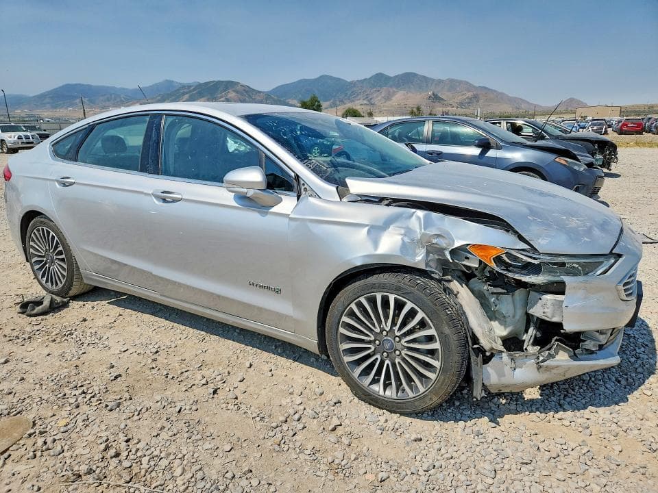 2018 FORD FUSION TITANIUM/PLATINUM HEV 4
