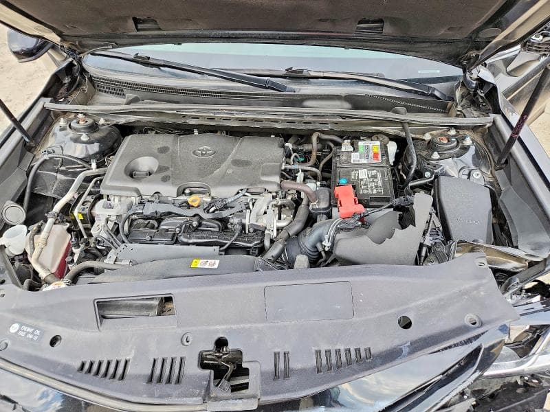 2019 TOYOTA CAMRY SE 11