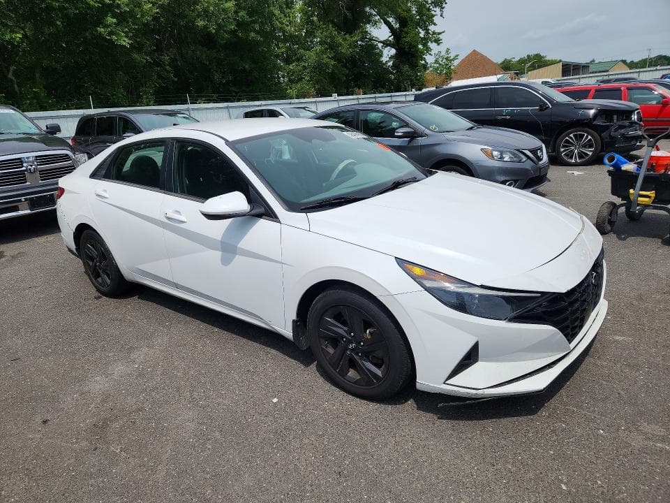 2022 HYUNDAI ELANTRA SEL 4