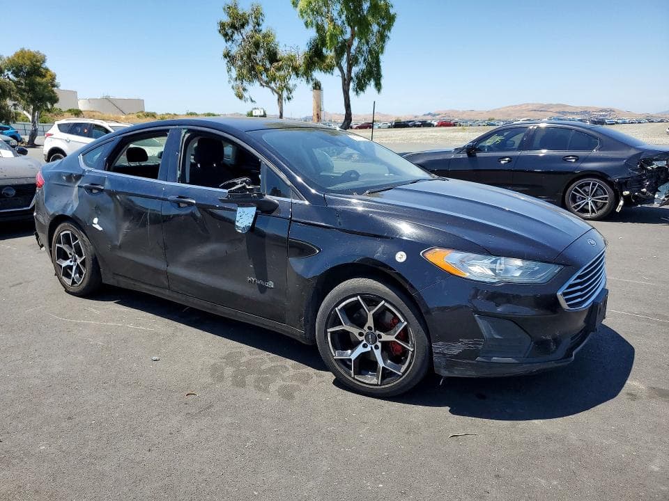 2019 FORD FUSION SE 4