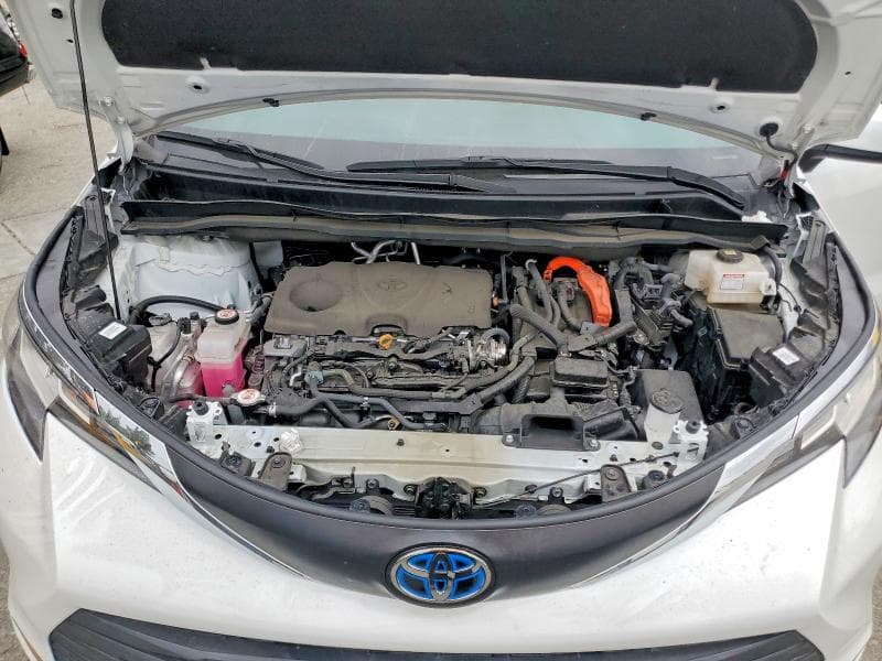 2023 TOYOTA SIENNA XLE 12