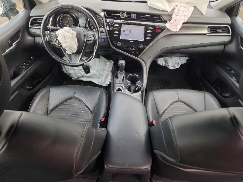 2020 TOYOTA CAMRY SE 8