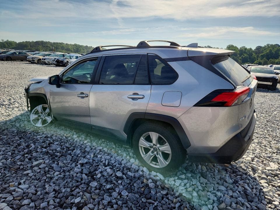 2021 TOYOTA RAV4 XLE 2