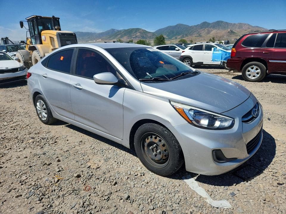 2017 HYUNDAI ACCENT SE 4