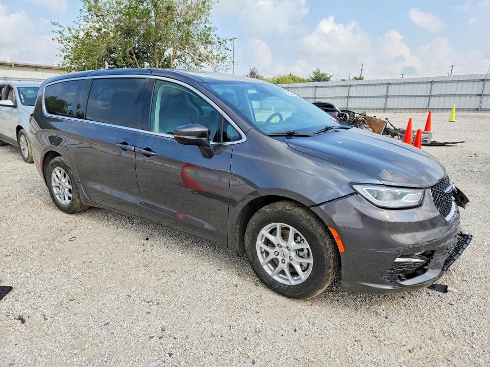 2023 CHRYSLER PACIFICA TOURING L 4