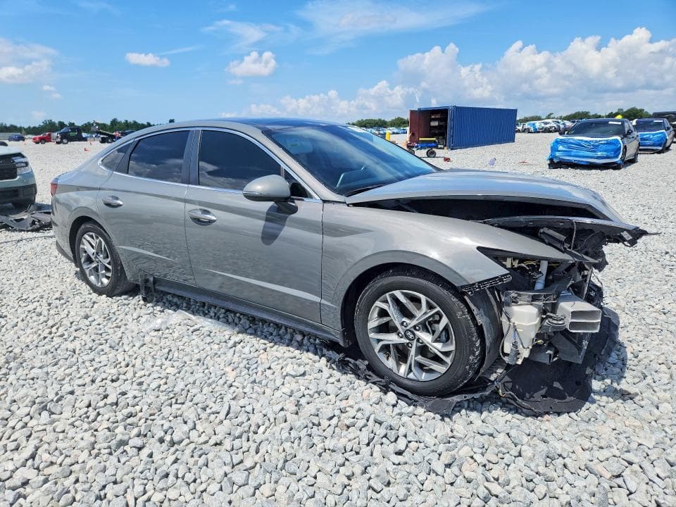 2022 HYUNDAI SONATA SEL 4