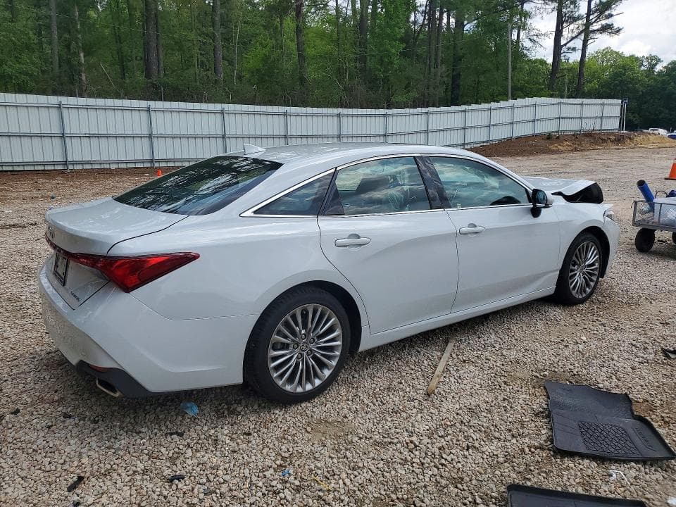 2022 TOYOTA AVALON LIMITED 3