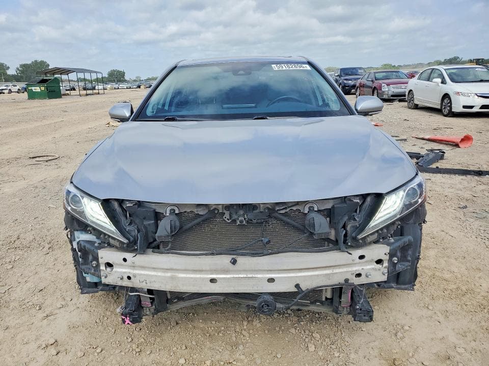 2022 TOYOTA CAMRY XLE 5