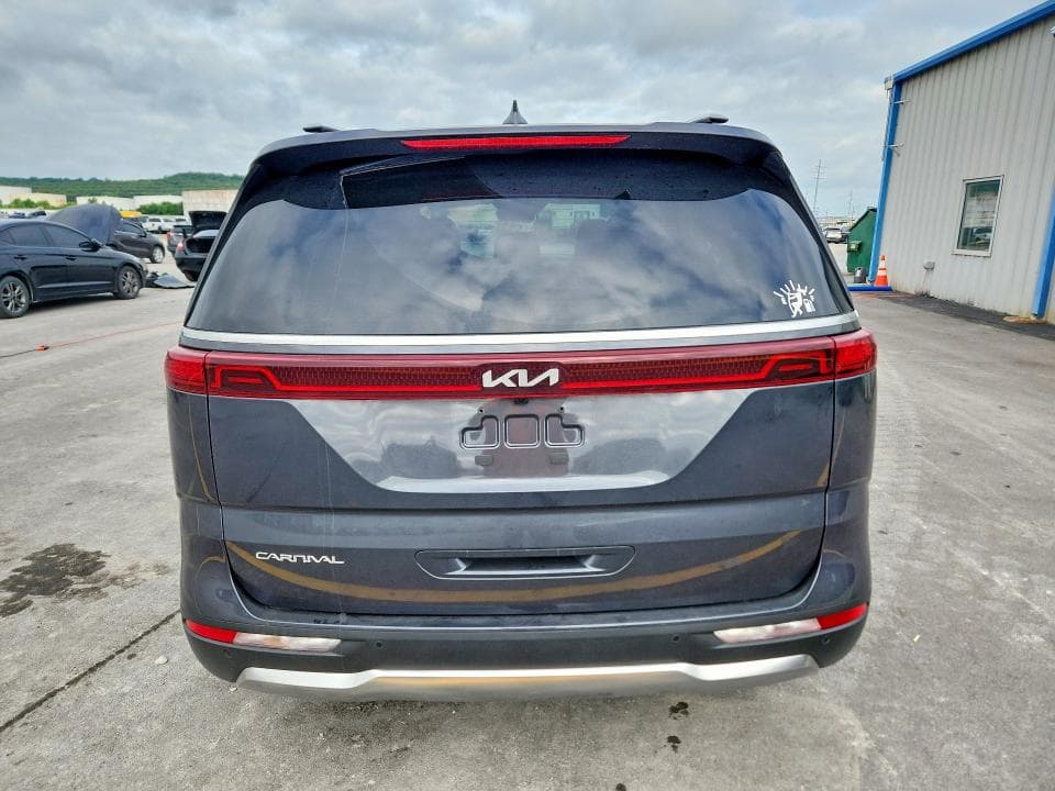 2024 KIA CARNIVAL 6