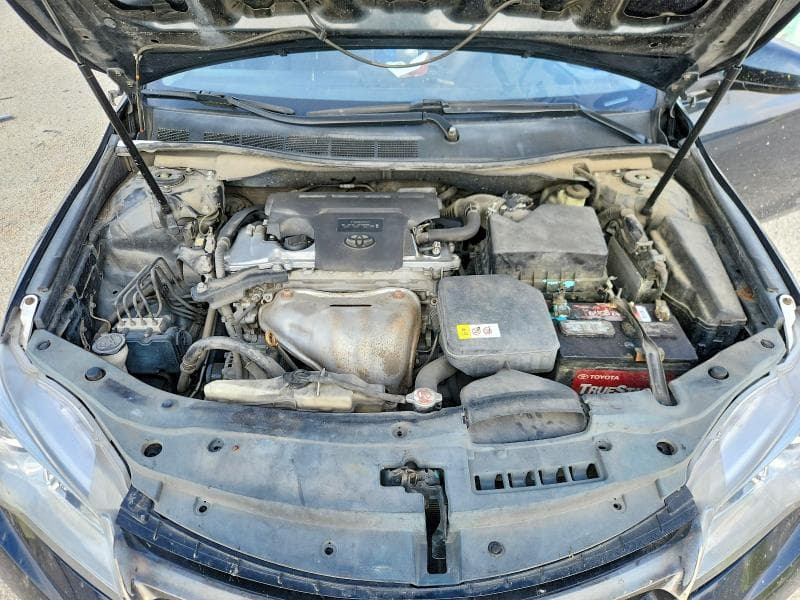 2017 TOYOTA CAMRY SE 11