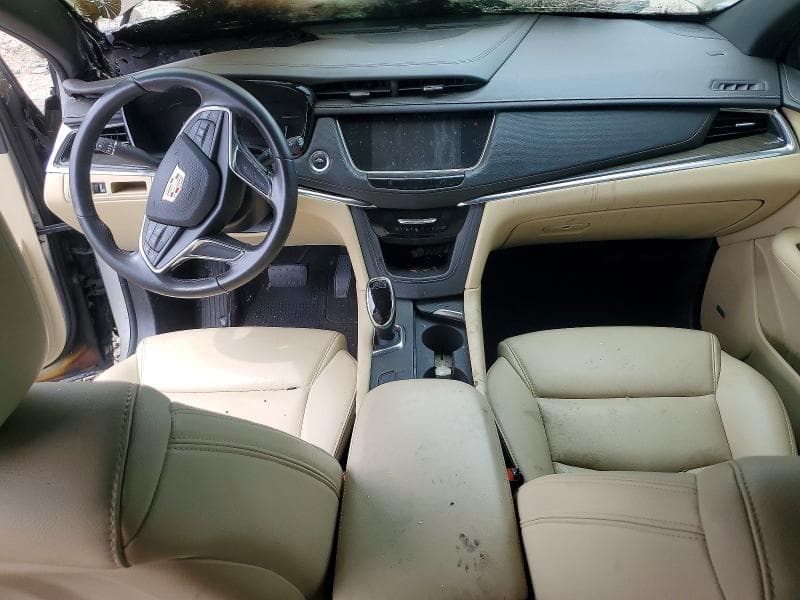 2018 CADILLAC XT5 8