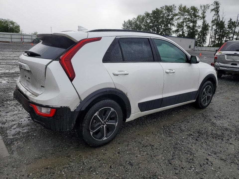 2023 KIA NIRO EX 3