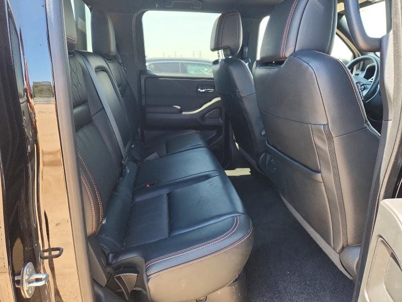 2024 NISSAN FRONTIER PRO-4X 10