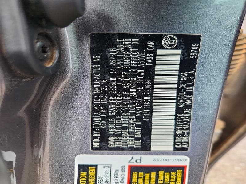 2017 TOYOTA CAMRY SE 12