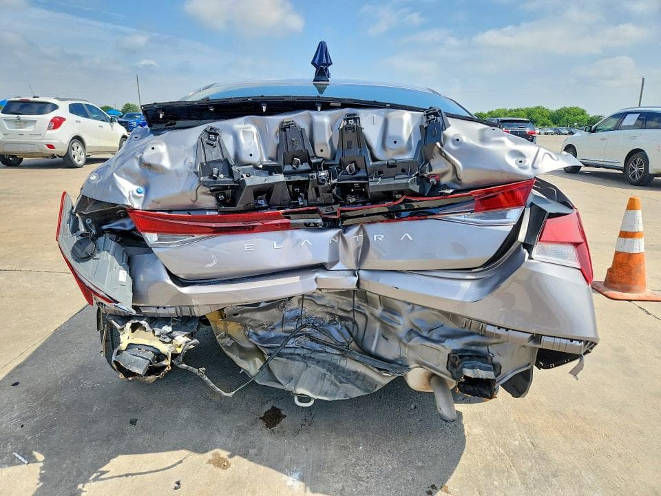 2024 HYUNDAI ELANTRA SEL 6