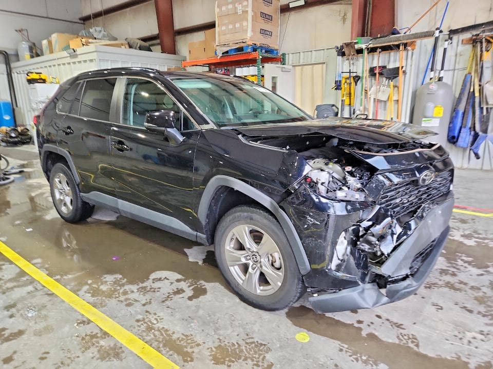 2023 TOYOTA RAV4 XLE 4