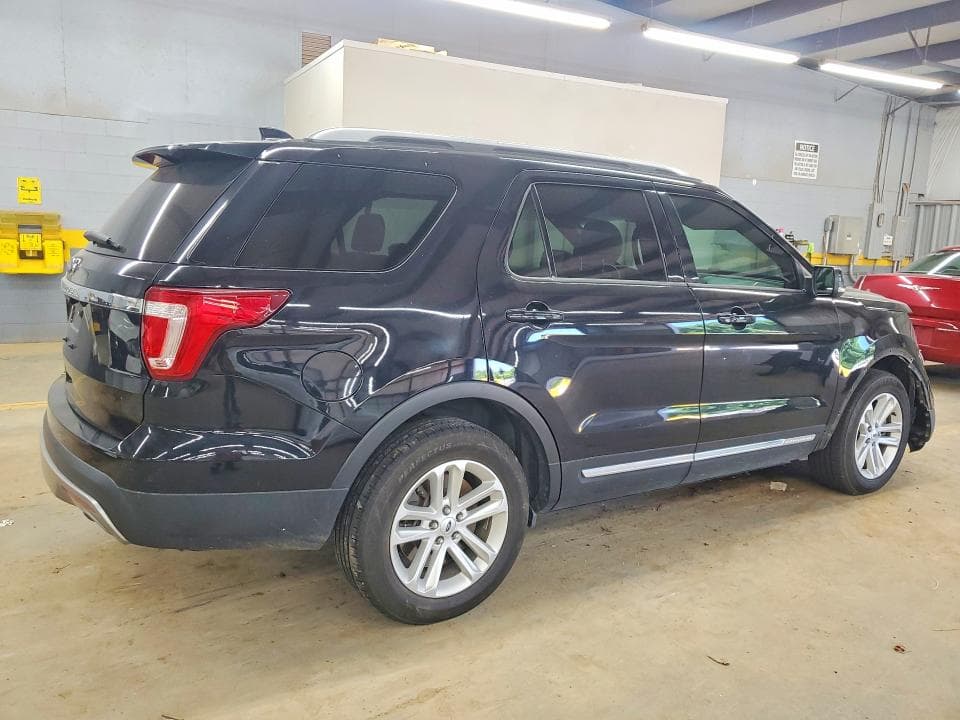 2017 FORD EXPLORER XLT 3