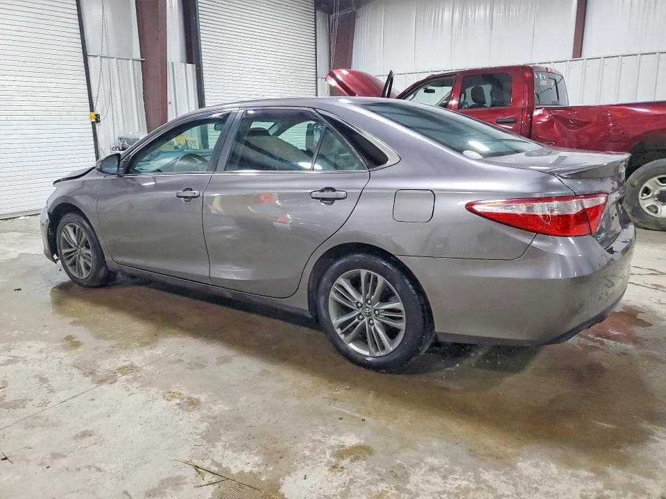 2017 TOYOTA CAMRY SE 2