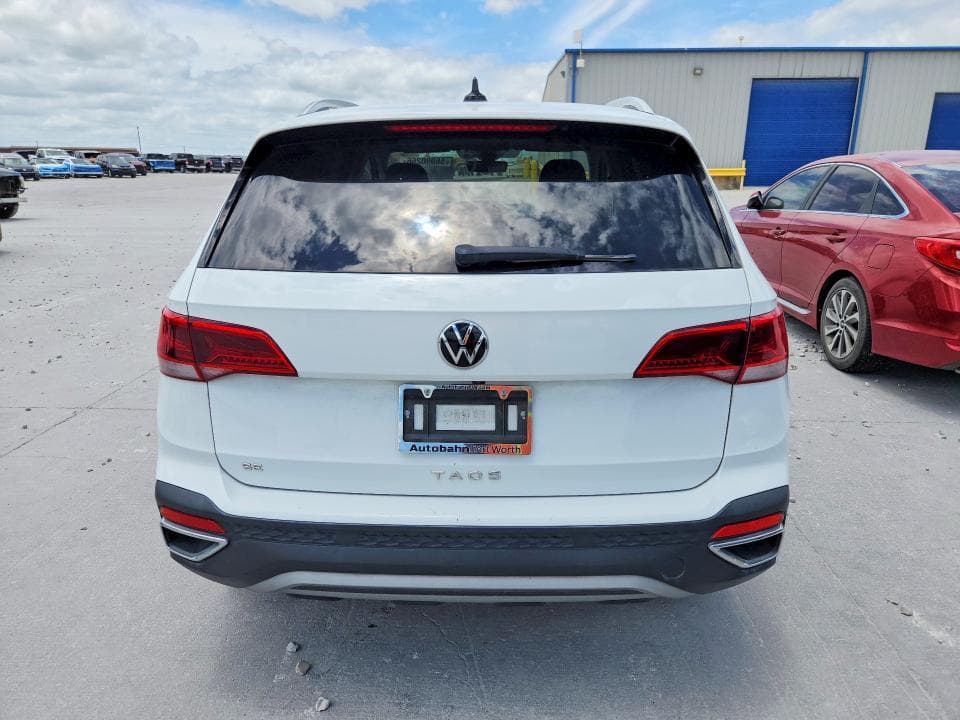 2023 VOLKSWAGEN TAOS SE 6