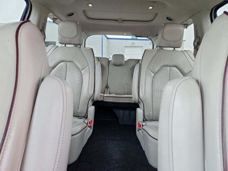2020 CHRYSLER PACIFICA LIMITED 10