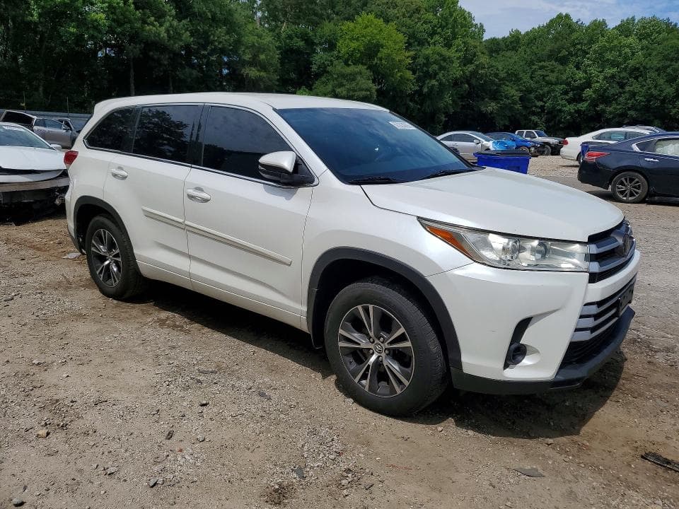 2018 TOYOTA HIGHLANDER LE 4