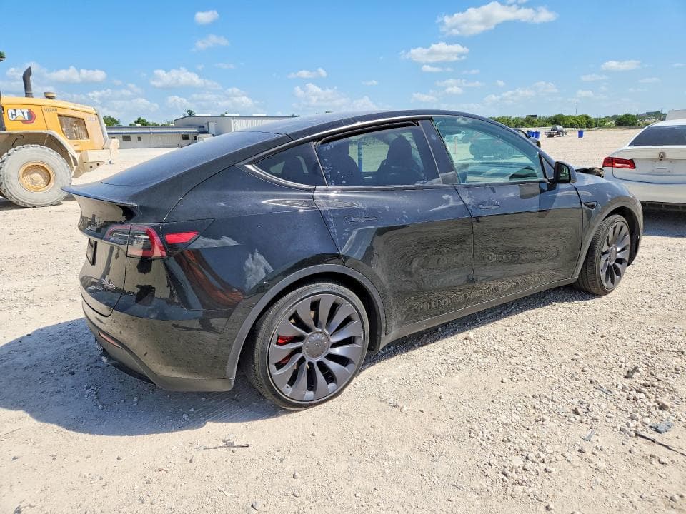 2025 TESLA MODEL Y 3