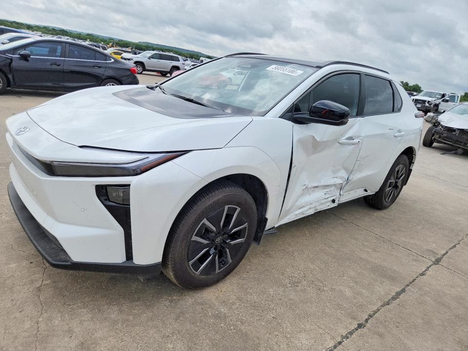 2026 TOYOTA BZ XLE PLUS