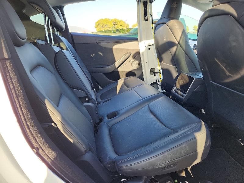 2026 TESLA MODEL Y 10