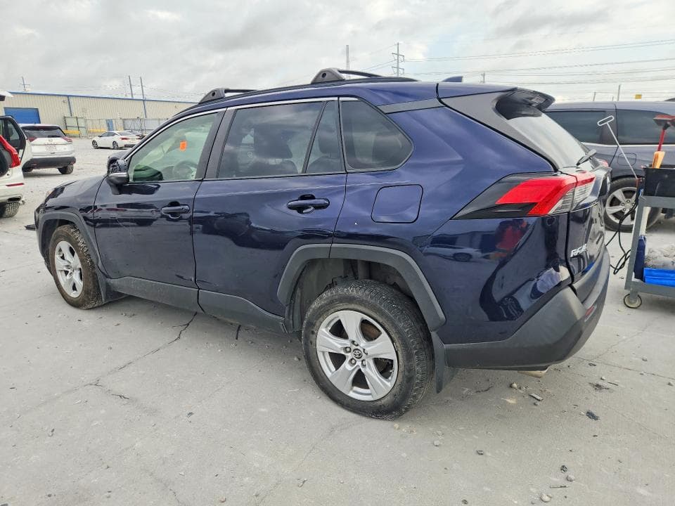 2019 TOYOTA RAV4 XLE 2