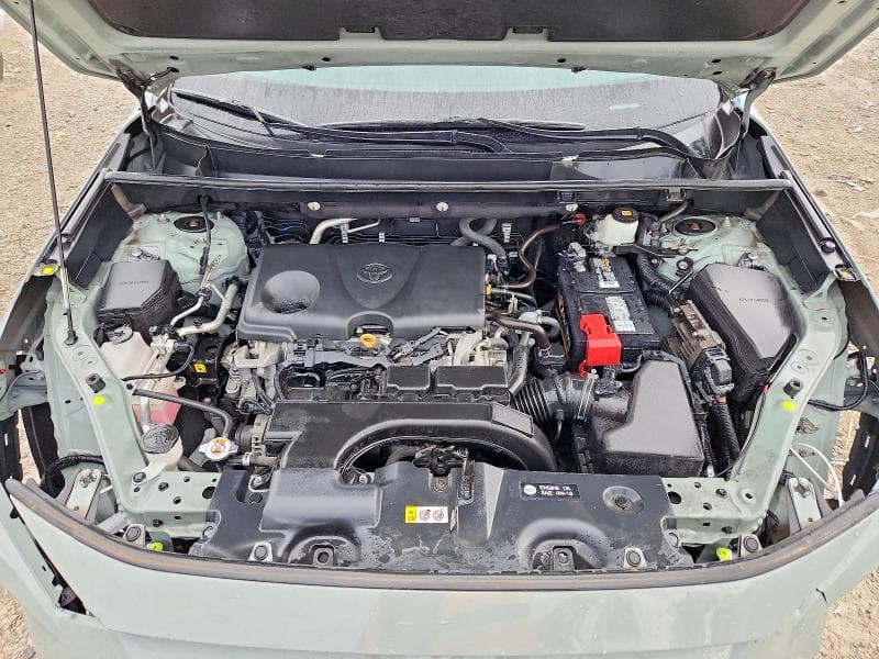 2020 TOYOTA RAV4 XLE 12